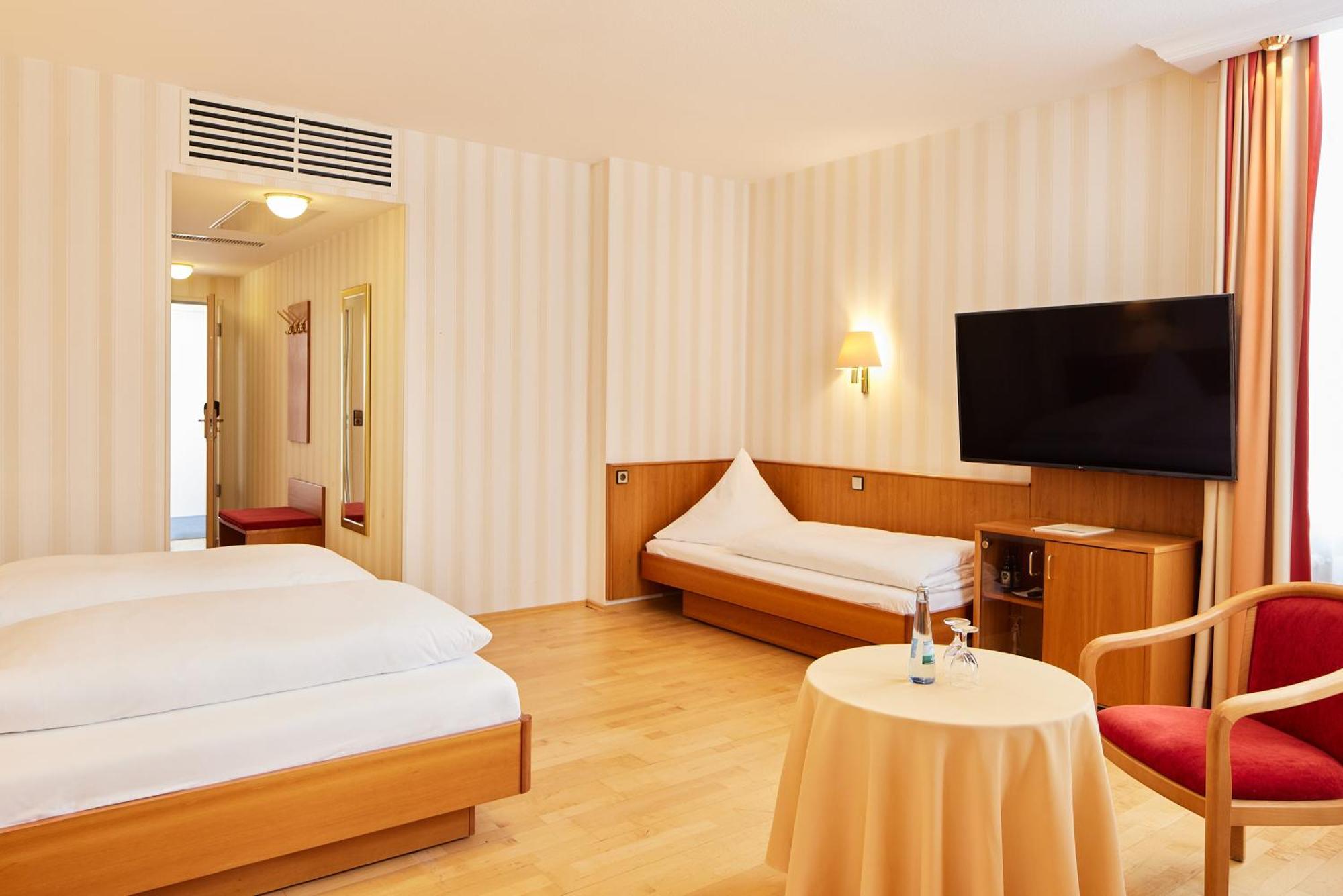 Hotel Zum Schiff フライブルク エクステリア 写真
