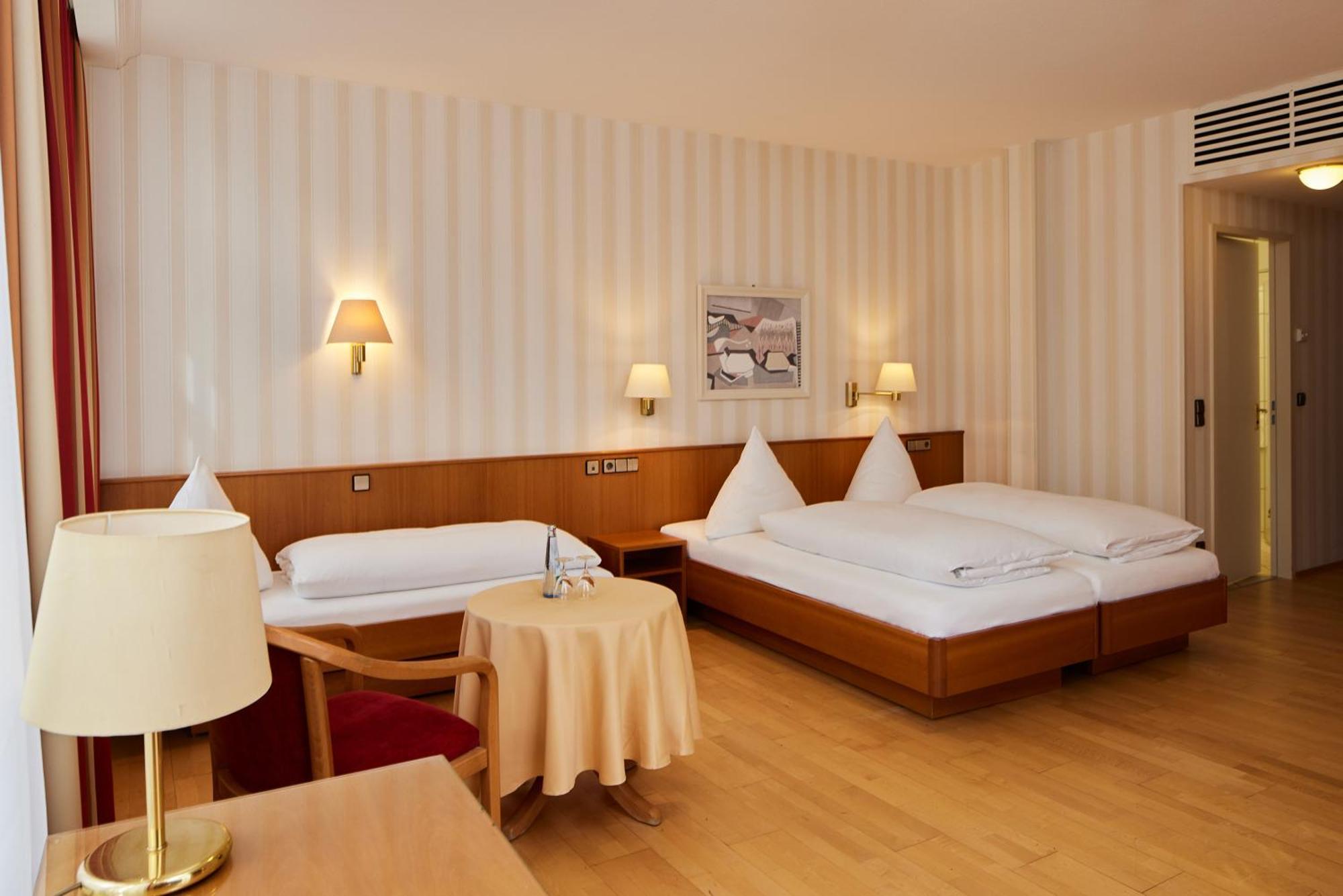 Hotel Zum Schiff フライブルク エクステリア 写真